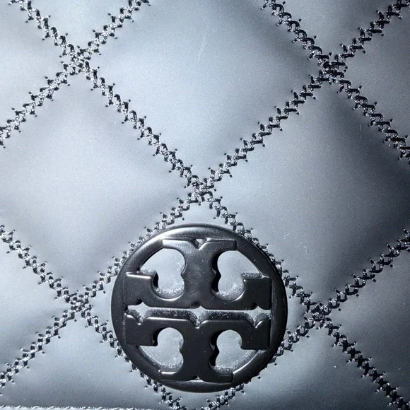 Tory Burch Willa Quilted Shoulder Bag in matte black, silver and black hardware - Picture 2 of 10